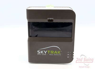 Above Average 9.0 SkyTrak Personal Launch Monitor Metal Protective Case & Charging Cord