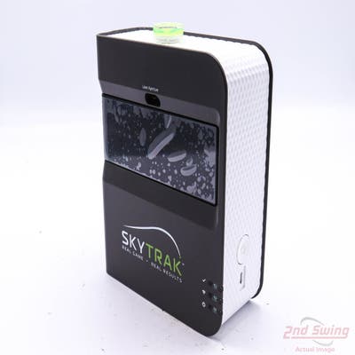 Mint 9.5 SkyTrak Personal Launch Monitor